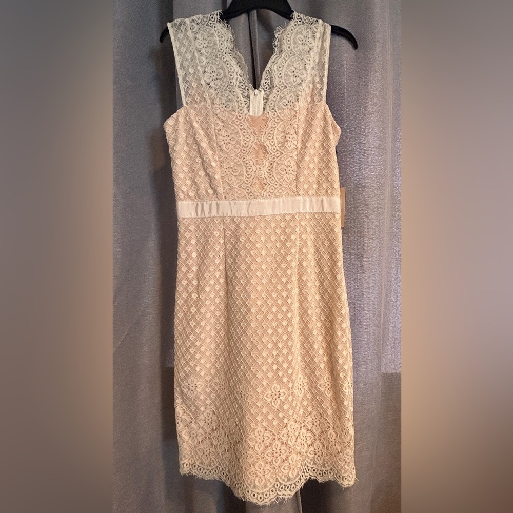 NWT Ivanka Trump Stunning Lace Dress Womans size 6